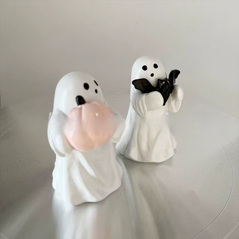 Halloween Cute Ceramic Ghost Holding Pink Pumpkin Bat Resin Statue Halloween Decoration Doll Home Party Festival Originality